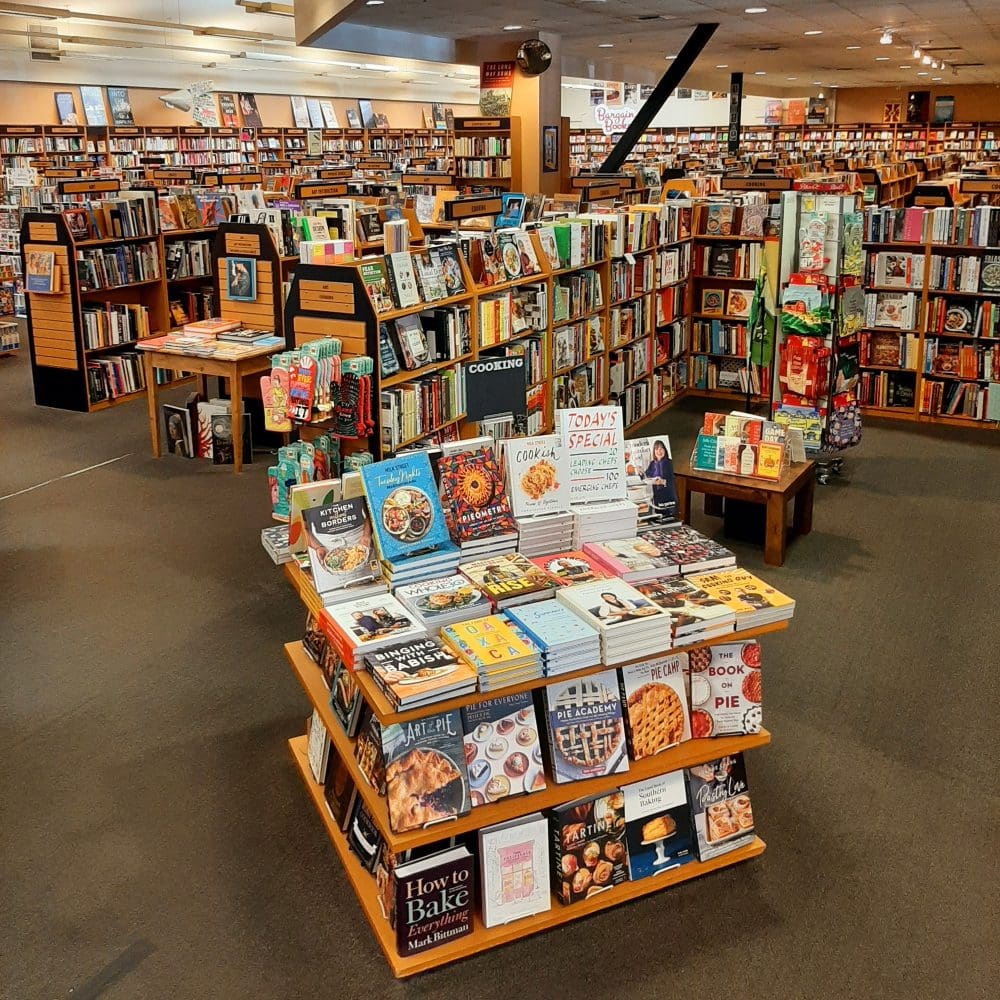 Seattle arts lectures bookshop superheroes third place books lake